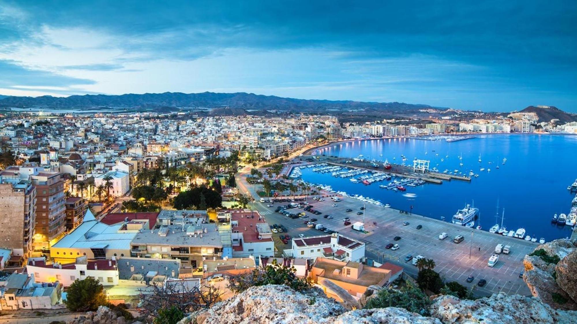 Apartamentos Nirvana Y Averno Aguilas Ngoại thất bức ảnh